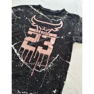 Switch Remarkable Black T Shirt Woman's Size Large